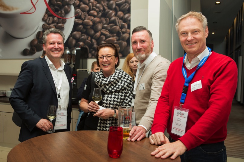 /images/slider-imgs-xs/023_Foto Loeffler_Weconact.jpg